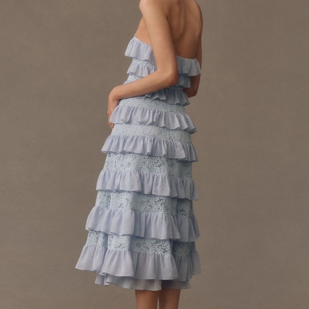 Chic STRAPLESS Ruffle Dress in Light Blue